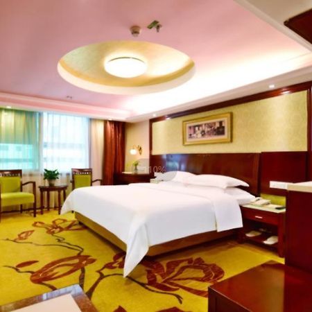 Vienna Hotel Shenzhen Railway Station 외부 사진