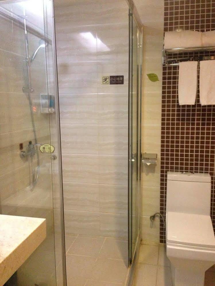 Vienna Hotel Shenzhen Railway Station 외부 사진