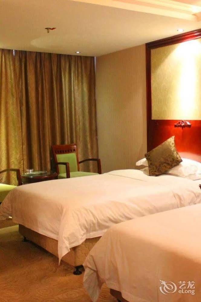 Vienna Hotel Shenzhen Railway Station 외부 사진