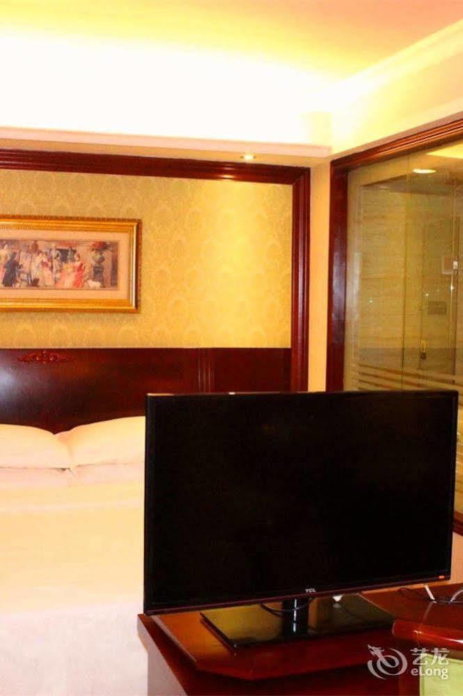 Vienna Hotel Shenzhen Railway Station 외부 사진