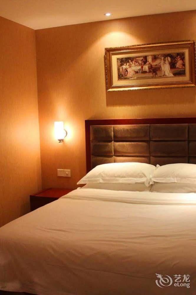 Vienna Hotel Shenzhen Railway Station 외부 사진