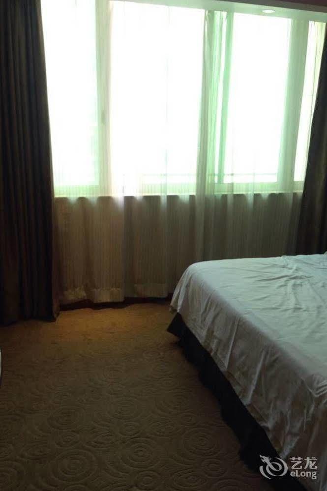 Vienna Hotel Shenzhen Railway Station 외부 사진